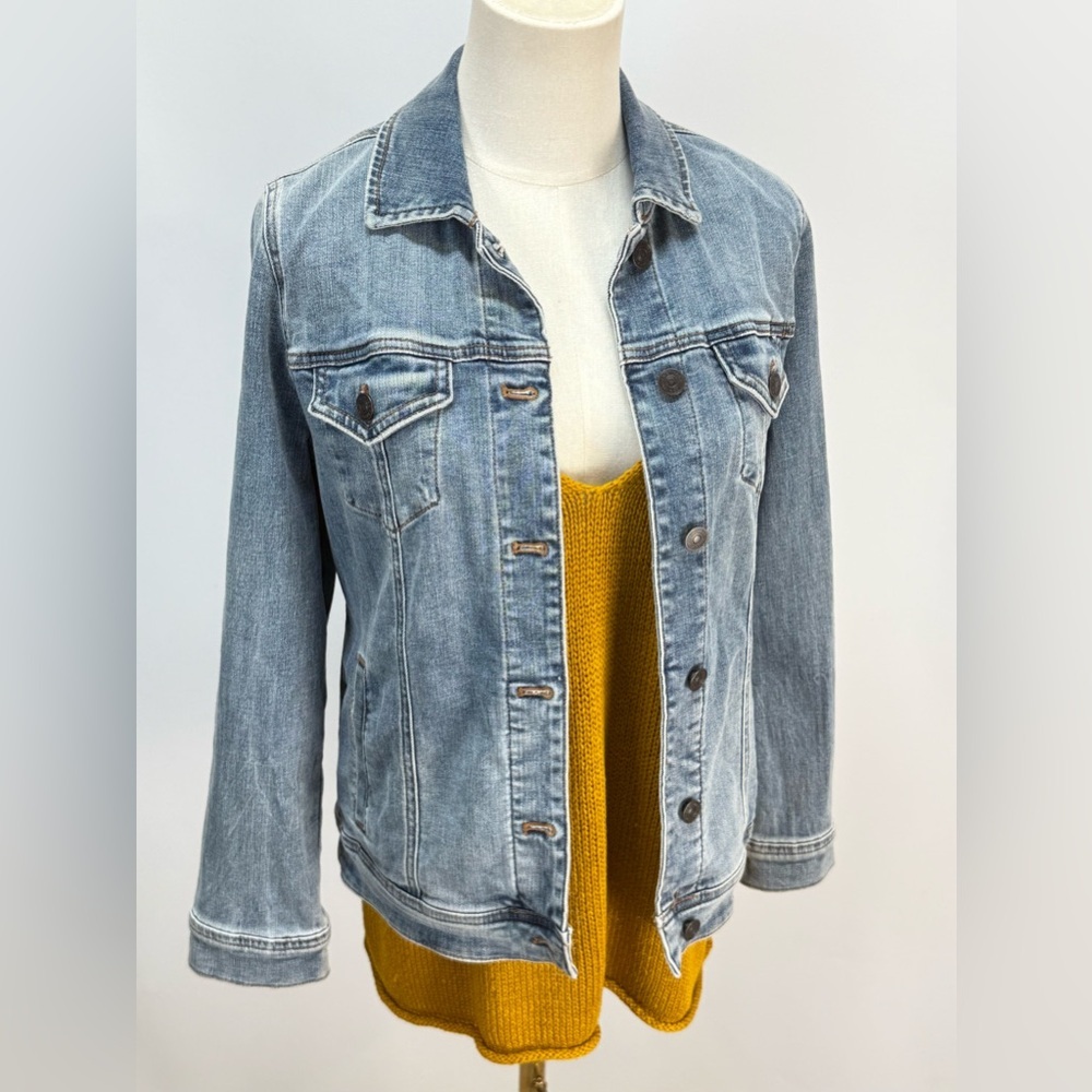 CHICO'S Medium Blue Denim Jacket with flag embroidery size S - Picture 9 of 15